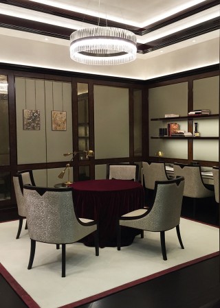 casa forma vault luxury interior design table and chairs