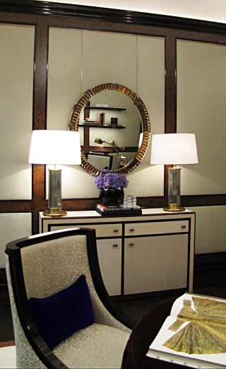 casa forma vault luxury interior Console table & lamps