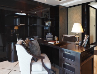 casa forma dubai office sheikh zayed road luxury desk lamp